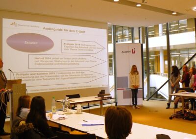 Mit Christian Werner zu Besuch in der Auto-Uni Wolfsburg 2013 - Schüler päsentieren Ihre Ideen zum Thema Elektromobilität