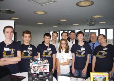 Tschechische und deutsche Schüler präsentieren ihre Modelle für das Notrufsystem eCall bei den eCall Days 2017 in Hamburg